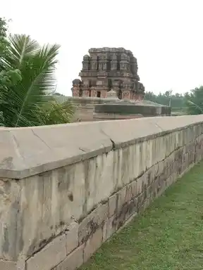 Arulmigu Valarmatheeswarar Temple, Neerpazhani, Iluppur Taluk - 621316 அருள்மிகு வளர்மதீஸ்வரர் திருக்கோயில், நீர்பழனி, இலுப்பூர் வட்டம் - 621316, Pudukkottai - Ancient Temple Architecture and History Image 2