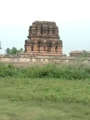 Arulmigu Valarmatheeswarar Temple, Neerpazhani, Iluppur Taluk - 621316 அருள்மிகு வளர்மதீஸ்வரர் திருக்கோயில், நீர்பழனி, இலுப்பூர் வட்டம் - 621316, Pudukkottai - Ancient Temple Architecture and History Image 4