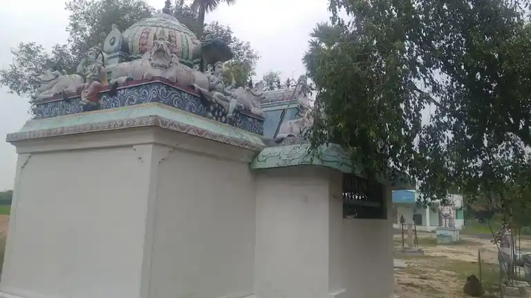 Arulmigu Valathaadi Ayyanar Temple, Valathaadipatti - 622504 அருள்மிகு வளதாடிஅய்யனார் திருக்கோயில், Valathaadipatti - 622504, Pudukkottai - Ancient Temple Architecture and History Image 3