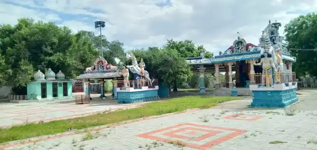Arulmigu Valatheeshwarar Temple, Moovalur - 623705