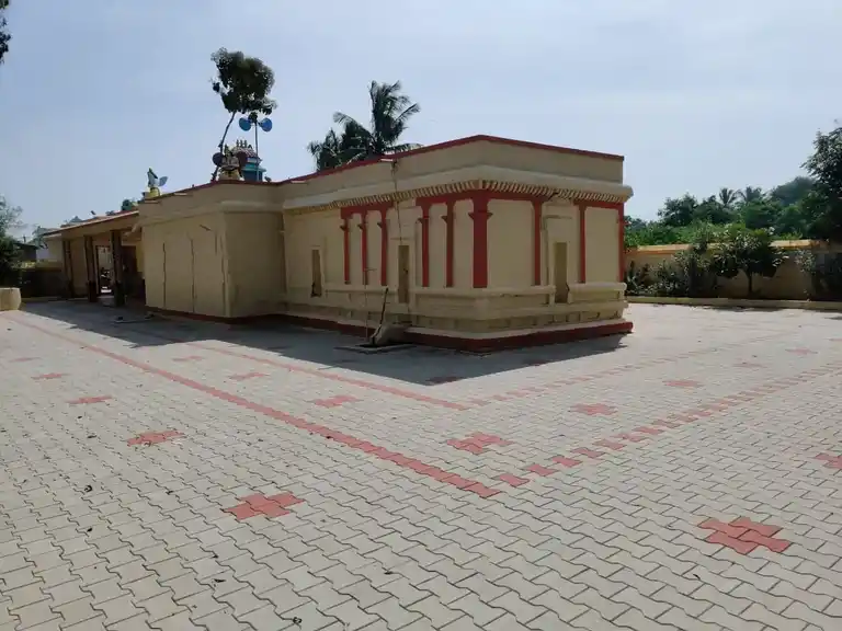 Arulmigu Valavanarayana Perumal Temple, Valavanur - 632511 அருள்மிகு வலவநாராயணப்பெருமாள் திருக்கோயில், வளவனூர் - 632511, Ranipet - Ancient Temple Architecture and History Image 4