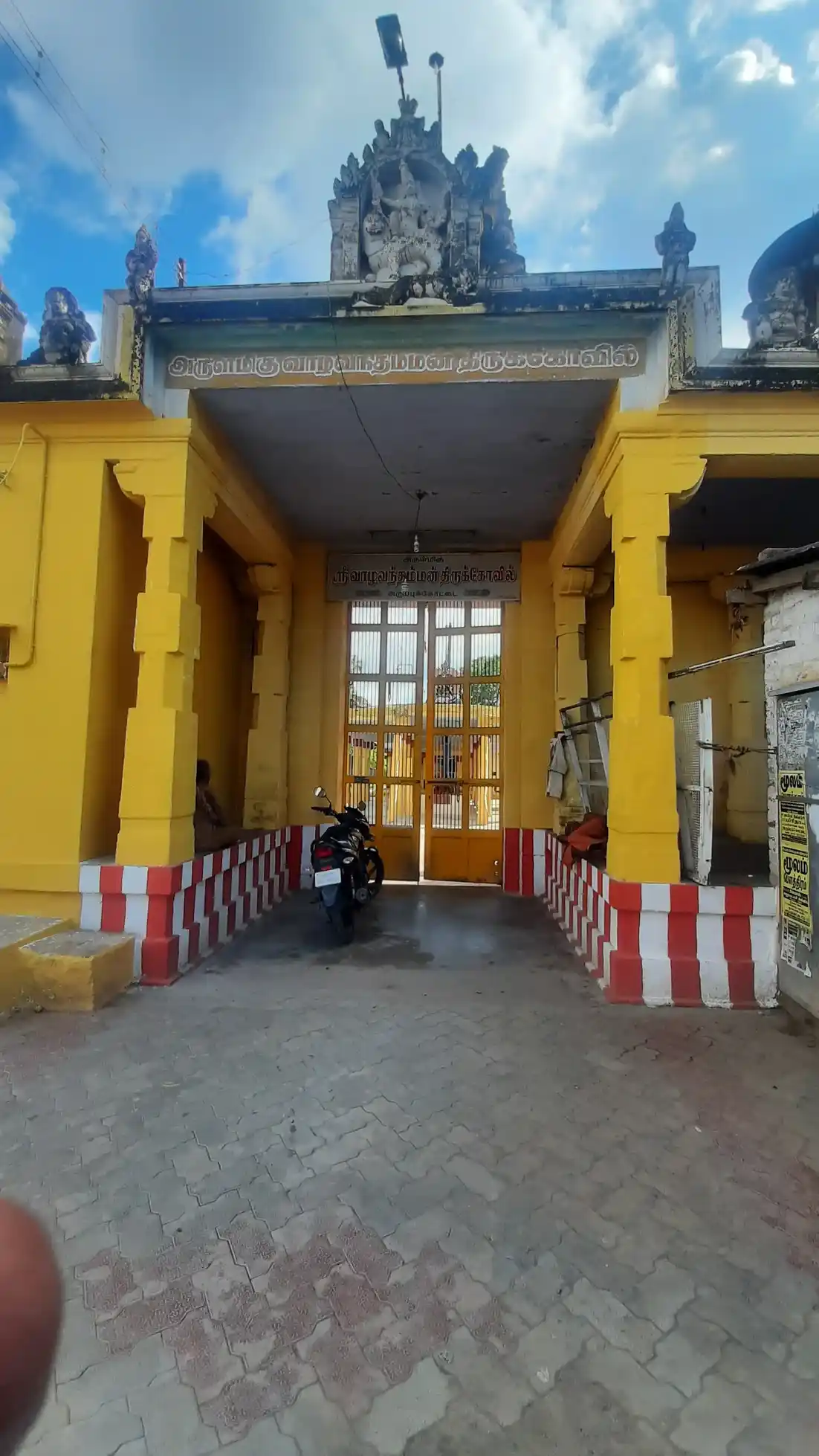 Arulmigu Valavanthaamman Temple, Aruppukottai - 626101 அருள்மிகு வாழவந்தம்மன் திருக்கோயில், Aruppukottai - 626101, Virudhunagar - Ancient Temple Architecture and History Image 3