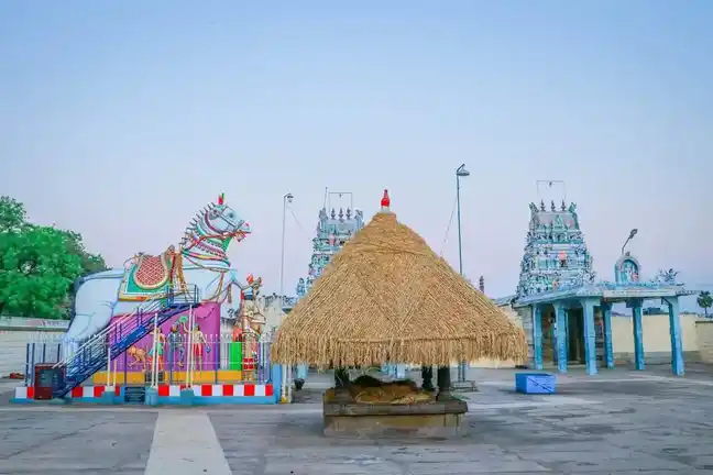 Arulmigu Valladikara Swamy Temple, Ambalakaranpatti - 625109 அருள்மிகு வல்லடிகார சுவாமி திருக்கோயில், Ambalakaranpatti - 625109, Madurai - Ancient Temple Architecture and History Image 2