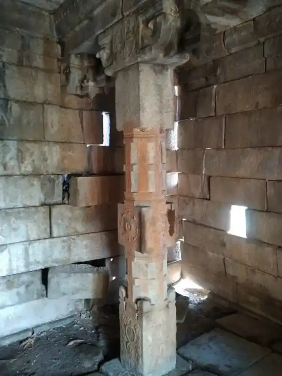 Arulmigu Valliswarar Temple, Kunnamalai - 637203 அருள்மிகு வல்லீஸ்வரர் திருக்கோயில், Kunnamalai - 637203, Namakkal - Ancient Temple Architecture and History Image 10