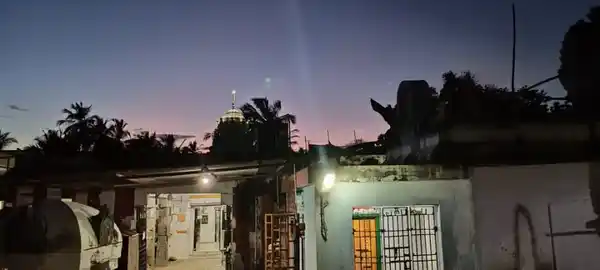 Arulmigu Valliswarar Temple, Meiyur - 603111 அருள்மிகு வள்ளிஸ்வரர் திருக்கோயில், மெய்யூர் கிராமம் - 603111, Chengalpattu - Ancient Temple Architecture and History Image 3