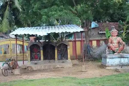 Arulmigu Valmuneesvarer Temple, A Semmankudi - 612605 அருள்மிகு வாழ்முனீஸ்வரர் திருக்கோயில், A Semmankudi - 612605, Thanjavur - Ancient Temple Architecture and History Image 5