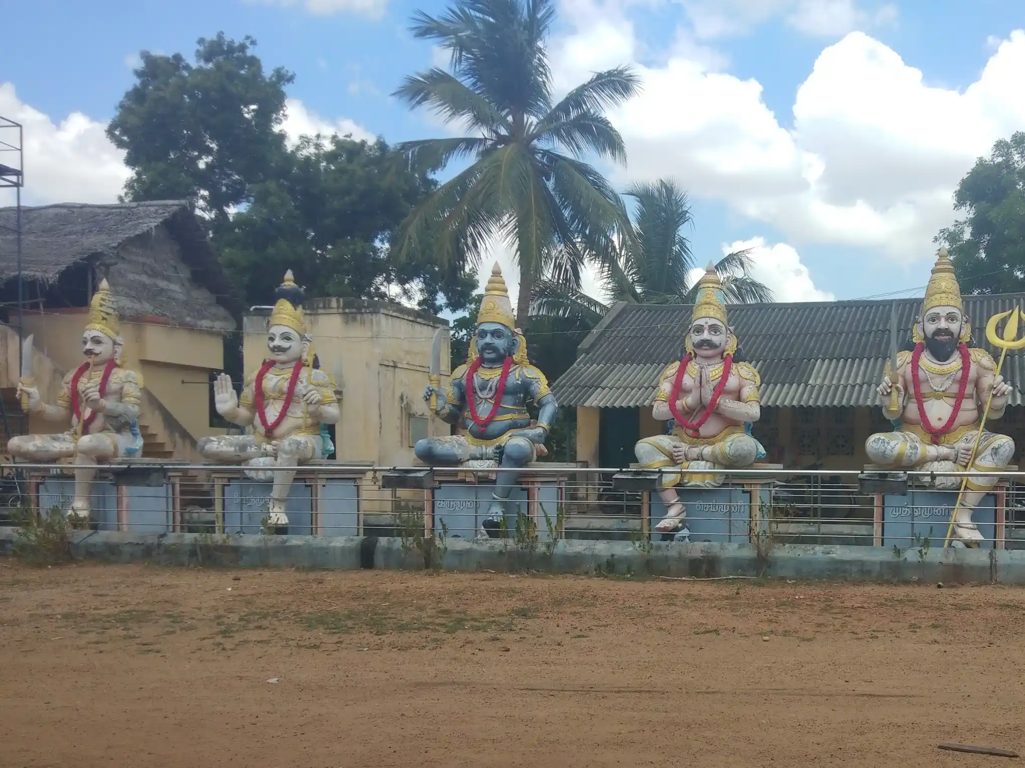 Arulmigu Valmuneswarar Temple, Nellithoppu - 613502