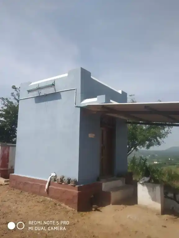 Arulmigu Valobireddy Pambu Perumal Temple, Mallur - 636203 அருள்மிகு வாலோபிரெட்டி பாம்பு பெருமாள் திருக்கோயில், Mallur - 636203, Salem - Ancient Temple Architecture and History Image 2