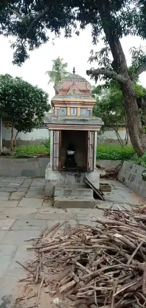 Arulmigu Valvil Ramasamy Temple, Pullaboothankudi - 612301 அருள்மிகு வல்வில்ராமசாமி திருக்கோயில், Pullaboothankudi - 612301, Thanjavur - Ancient Temple Architecture and History Image 9