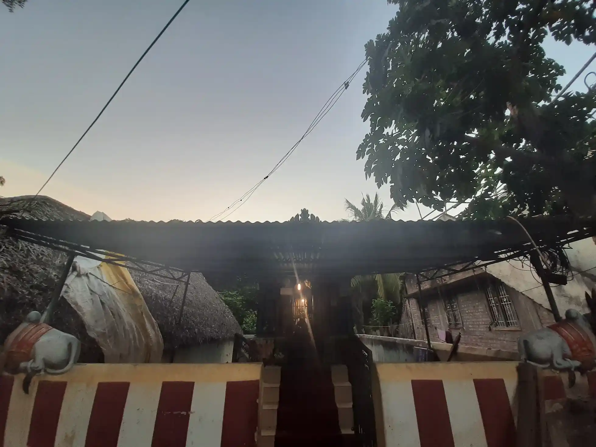 Arulmigu Vamana Pillayar Temple, Vayaloor - 609501 அருள்மிகு வாமனபிள்ளையார் திருக்கோயில், Vayaloor - 609501, Thiruvarur - Ancient Temple Architecture and History Image 4