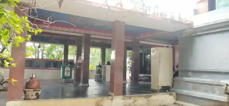 Arulmigu Vanapechiyamman Temple, Karunkulam - 623703 Arulmigu Vanapechiyamman Temple, Karunkulam - 623703, Ramanathapuram - Ancient Temple Architecture and History Image 4