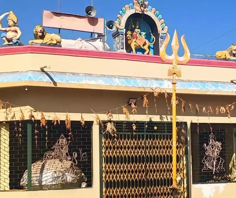 Arulmigu Vandikalilyamman Temple, Athoor - 624701 அருள்மிகு வண்டி காளியம்மன் திருக்கோயில், ஆத்தூர் - 624701, Dindigul - Ancient Temple Architecture and History Image 4