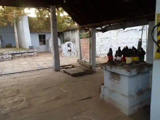 Arulmigu Vandikalliamman Temple, Vanivilas, Dindigul - 624001 அருள்மிகு வண்டிக்காளியம்மன் திருக்கோயில், வாணிவிலாஸ், திண்டுக்கல் - 624001, Dindigul - Ancient Temple Architecture and History Image 3