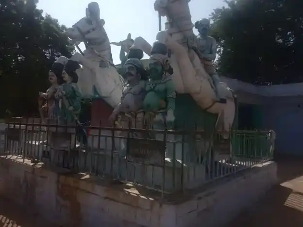 Arulmigu Vandikarruppansamy Temple, Ayalur, Thangamapatty - 624802