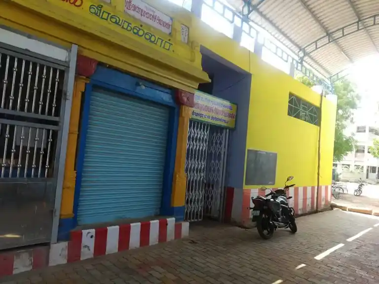 Arulmigu Vandimalaichi Amman Temple, Gandhi Statu, Veeravanallur - 627426 அருள்மிகு வண்டிமலைச்சியம்மன் திருக்கோயில், Gandhi Statu, வீரவநல்லூர் - 627426, Tirunelveli - Ancient Temple Architecture and History Image 4