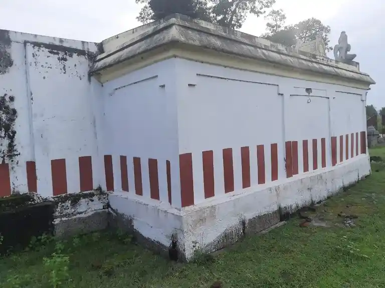 Arulmigu Vanduparapara Perumal Vagaiyara Temple, Visur - 603106 அருள்மிகு வண்டுபராபர பெருமாள் வகையறா திருக்கோயில், Visur - 603106, Kancheepuram - Ancient Temple Architecture and History Image 4
