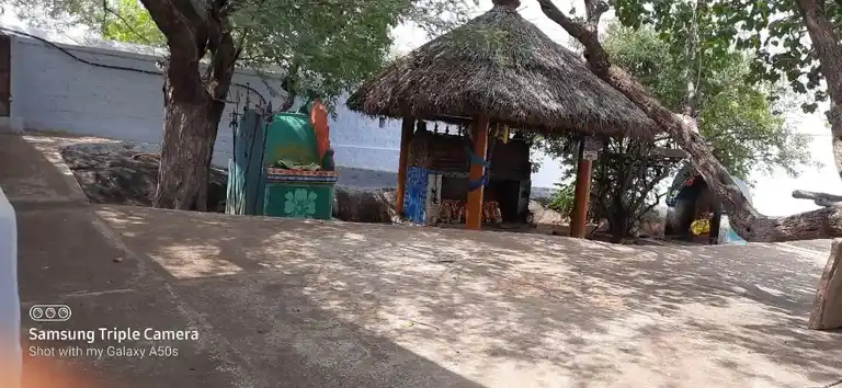 Arulmigu Vanikkarai Kannimaar Temple, Palapatty - 624201 அருள்மிகு வாணிக்கரை கன்னிமார் திருக்கோயில், Palapatty - 624201, Dindigul - Ancient Temple Architecture and History Image 2