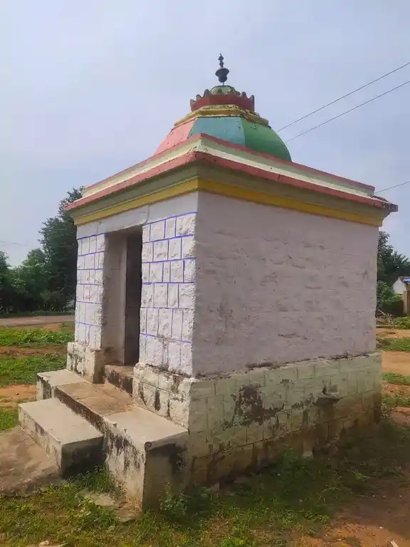 Arulmigu Vanniya Perumal Temple, Therkuilayathankudi, Therkuilayathankudi - 630205 அருள்மிகு. வண்ணப்பெருமாள் திருக்கோயில், Therkuilayathankudi, Therkuilayathankudi - 630205, Sivagangai - Ancient Temple Architecture and History Image 3