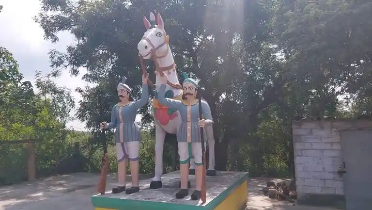 Arulmigu Vanniyakumaraswamytemple, Aandipalayam, Aandipalayam - 642202 அருள்மிகு வன்னியகுமாரசாமி திருக்கோயில், ஆண்டிபாளையம், கிணத்துக்கடவு வட்டம், ஆண்டிபாளையம், ஆண்டிபாளையம் - 642202, Coimbatore - Ancient Temple Architecture and History Image 2