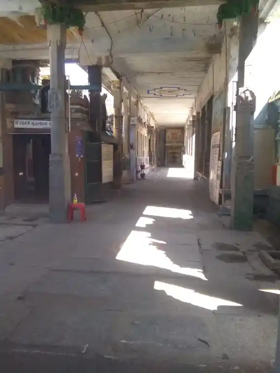 Arulmigu Varadaraja Manavala Mahamuni Temple, Kothaval Bazzar, Chennai - 600001 அருள்மிகு வரதராஜ மணவாள மாமுனிகள் திருக்கோயில், கொத்தவால் பஜார், சென்னை - 600001, Chennai - Ancient Temple Architecture and History Image 2