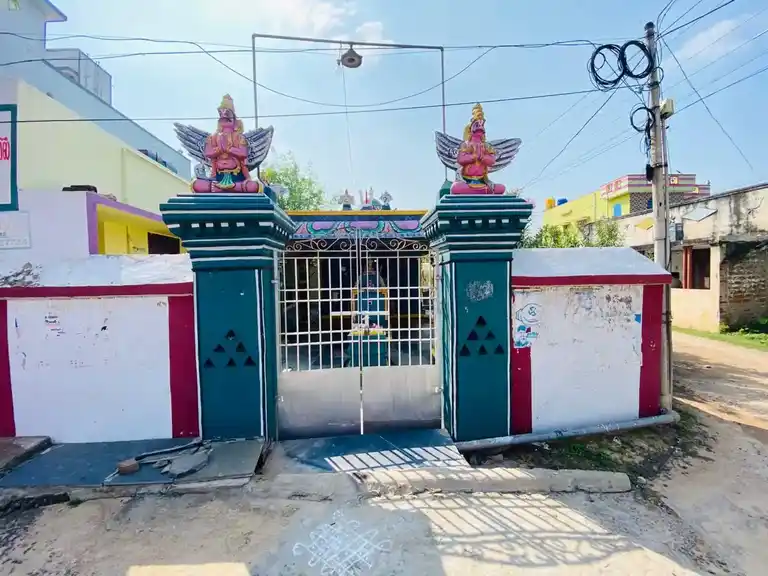 Arulmigu Varadarajaperumal Temple, Centre Of The Village, Pazhaverkadu - 601205 அருள்மிகு வரதராஜப்பெருமாள் திருக்கோயில், Centre Of The Village, Pazhaverkadu - 601205, Tiruvallur - Ancient Temple Architecture and History Image 4