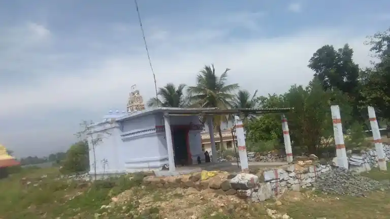 Arulmigu Varadarajaperumal Temple, Vellarivelli - 637101 அருள்மிகு வரதராஜப்பெருமாள் திருக்கோயில், Vellarivelli - 637101, Salem - Ancient Temple Architecture and History Image 3