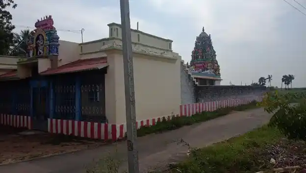 Arulmigu Varadha Raja Perumal Temple, Vadakkupommiahpuram - 628401 அருள்மிகு வரத பெருமாள் திருக்கோயில், Vadakkupommiahpuram - 628401, Thoothukudi - Ancient Temple Architecture and History Image 2