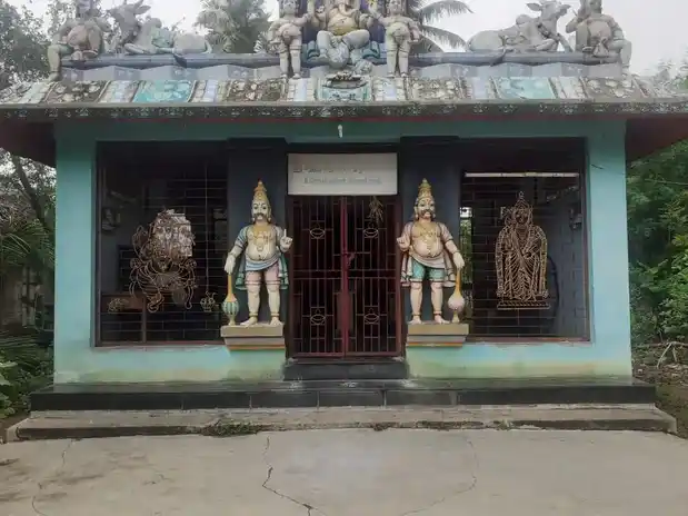 Arulmigu Varadha Vinayagar Temple, Aladikkumulai - 614615 அருள்மிகு வரதவிநாயகர் திருக்கோயில், Aladikkumulai - 614615, Thanjavur - Ancient Temple Architecture and History Image 2