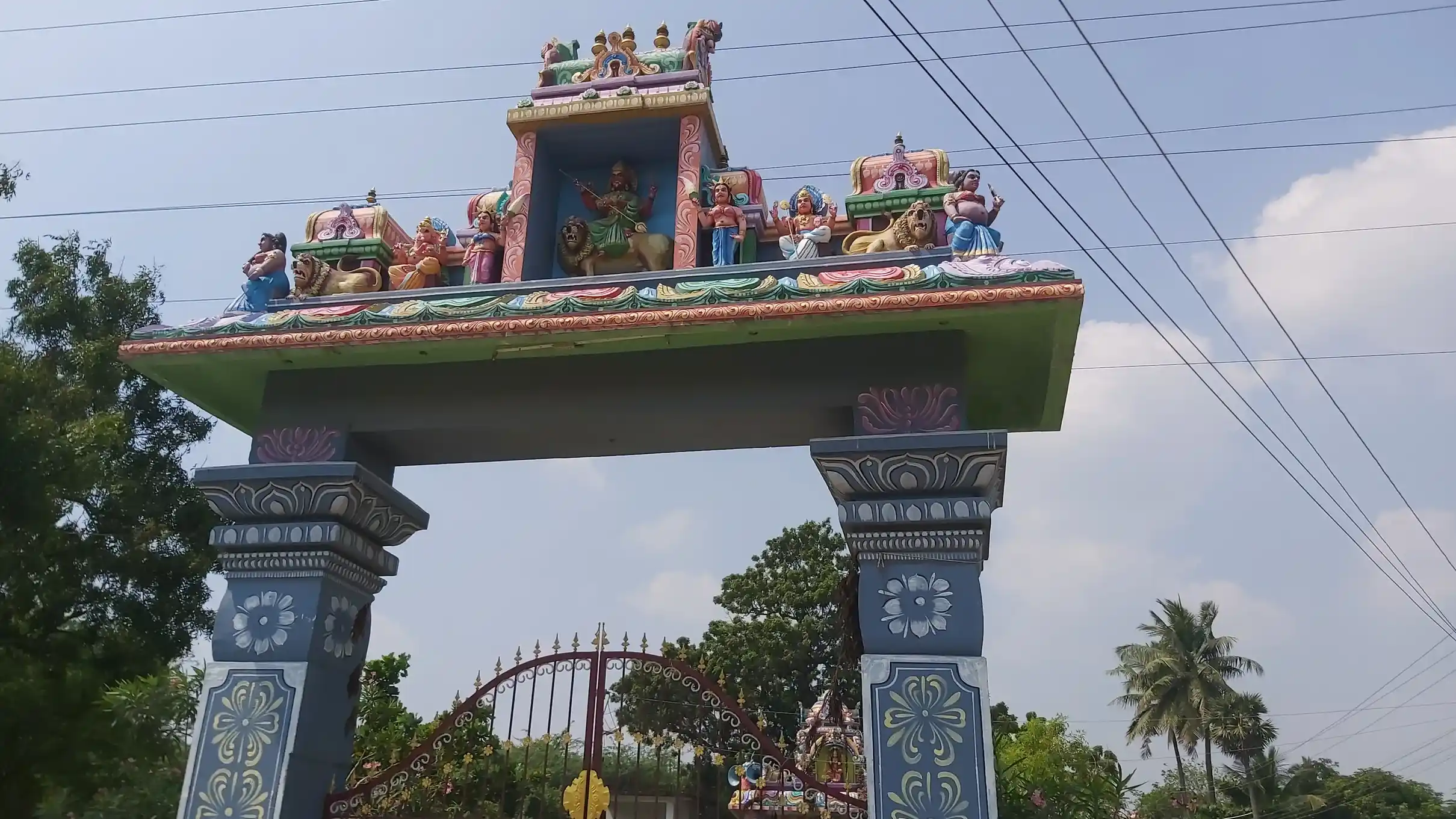 Arulmigu Varadhapuriyamman Temple, Erumaiyur - 601301 அருள்மிகு வரதாபுரியம்மன் திருக்கோயில், Erumaiyur - 601301, Kancheepuram - Ancient Temple Architecture and History Image 4