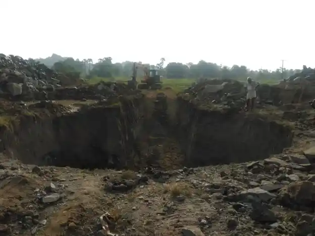 Arulmigu Varadharaja Perumal and Agastheeswarar Temple, Veeranaamoor - 604206 அருள்மிகு வரதராஜப்பெருமாள் மற்றும் அகஸ்தீஸ்வரர் திருக்கோயில், வீரனாமூர் - 604206, Viluppuram - Ancient Temple Architecture and History Image 6