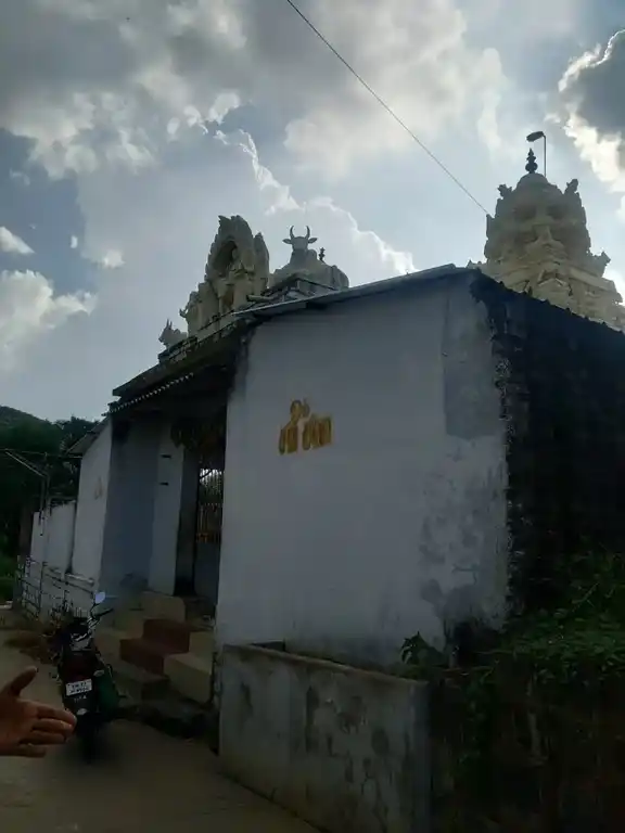 Arulmigu Varadharaja Perumal Sivan Temple, Near Vao Office, Kudumalai - 636105 அருள்மிகு வரதராஜ பெருமாள், சிவன் திருக்கோயில், Near Vao Office, Kudumalai - 636105, Salem - Ancient Temple Architecture and History Image 2