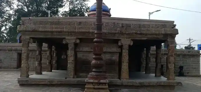 Arulmigu Varadharaja Perumal Temple, Balasamuthiram - 624610 அருள்மிகு அகோபில வரதராஜ பெருமாள் திருக்கோயில், பாலசமுத்திரம் - 624610, Dindigul - Ancient Temple Architecture and History Image 2