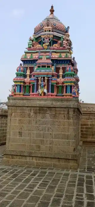 Arulmigu Varadharaja Perumal Temple, Balasamuthiram - 624610 அருள்மிகு அகோபில வரதராஜ பெருமாள் திருக்கோயில், பாலசமுத்திரம் - 624610, Dindigul - Ancient Temple Architecture and History Image 4