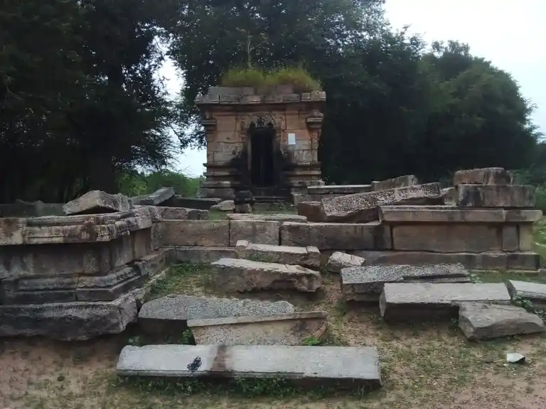 Arulmigu Varadharaja Perumal Temple, Keelathaniyam - 622002