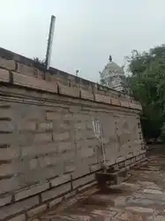 Arulmigu Varadharaja Perumal Temple, Kiliyanallur, Mannachanallur - 621216 அருள்மிகு வரதராஜப்பெருமாள் திருக்கோயில், கிளியநல்லூர், கிராமம் - 621216, Thiruchirappalli - Ancient Temple Architecture and History Image 2