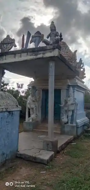 Arulmigu Varadharaja Perumal Temple, Madhiyanoor - 606107 அருள்மிகு வரதராஜப்பெருமாள் திருக்கோயில், Madhiyanoor - 606107, Kallakurichi - Ancient Temple Architecture and History Image 3