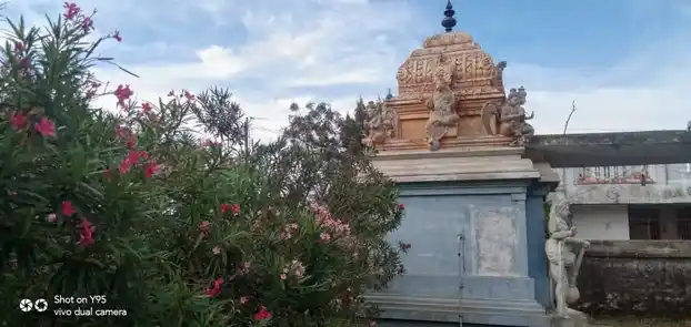 Arulmigu Varadharaja Perumal Temple, Madhiyanoor - 606107 அருள்மிகு வரதராஜப்பெருமாள் திருக்கோயில், Madhiyanoor - 606107, Kallakurichi - Ancient Temple Architecture and History Image 4