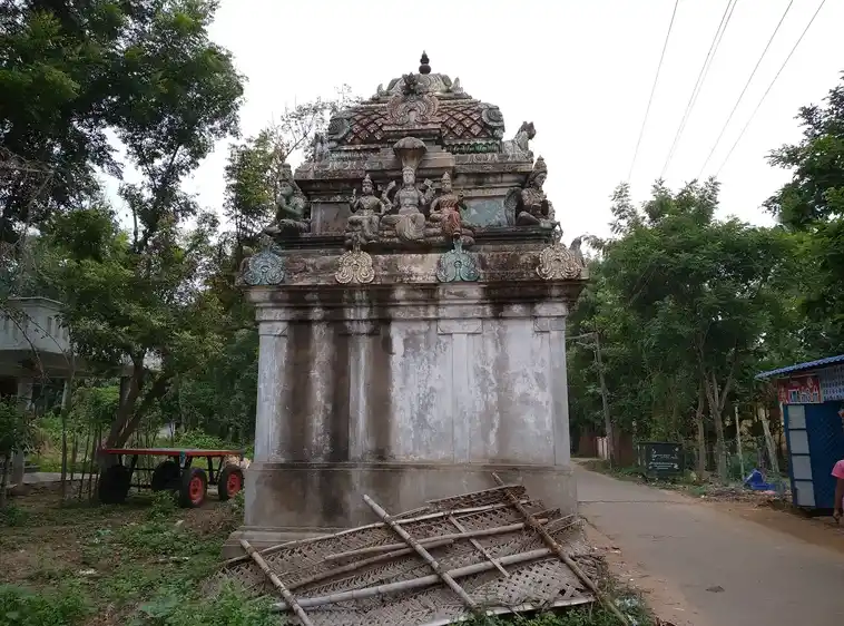 Arulmigu Varadharaja Perumal Temple, Maharajapuram - 609403 அருள்மிகு வரதராஜப்பெருமாள் திருக்கோயில், Maharajapuram - 609403, Thiruvarur - Ancient Temple Architecture and History Image 4
