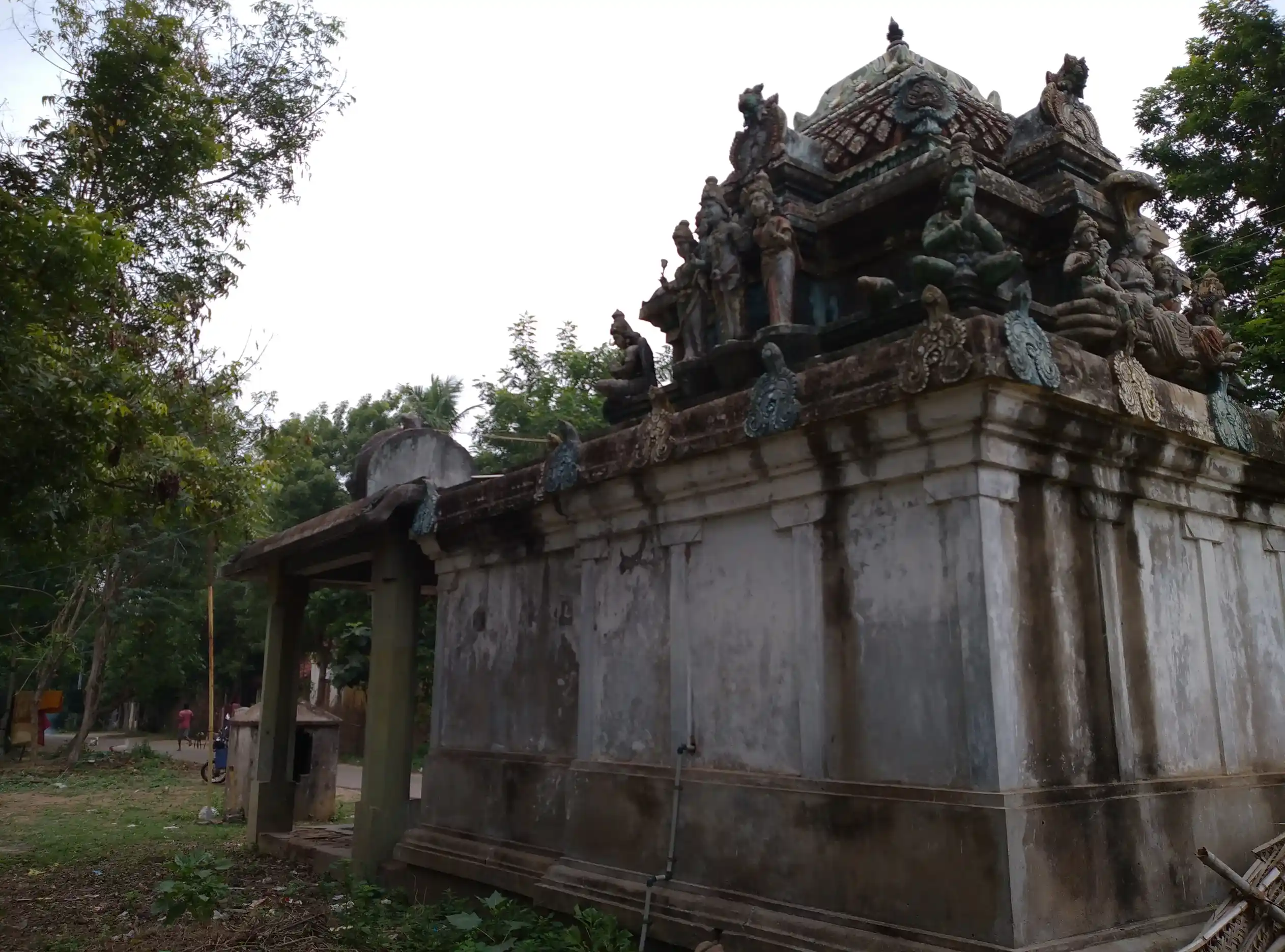 Arulmigu Varadharaja Perumal Temple, Maharajapuram - 609403 அருள்மிகு வரதராஜப்பெருமாள் திருக்கோயில், Maharajapuram - 609403, Thiruvarur - Ancient Temple Architecture and History Image 5