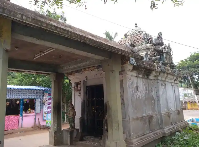 Arulmigu Varadharaja Perumal Temple, Maharajapuram - 609403 அருள்மிகு வரதராஜப்பெருமாள் திருக்கோயில், Maharajapuram - 609403, Thiruvarur - Ancient Temple Architecture and History Image 6