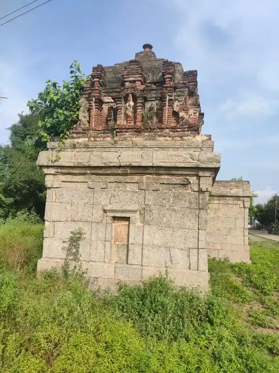 Arulmigu Varadharaja Perumal Temple, Melapazhangur - 605751 அருள்மிகு வரதராஜப்பெருமாள் திருக்கோயில், Melapazhangur - 605751, Kallakurichi - Ancient Temple Architecture and History Image 4