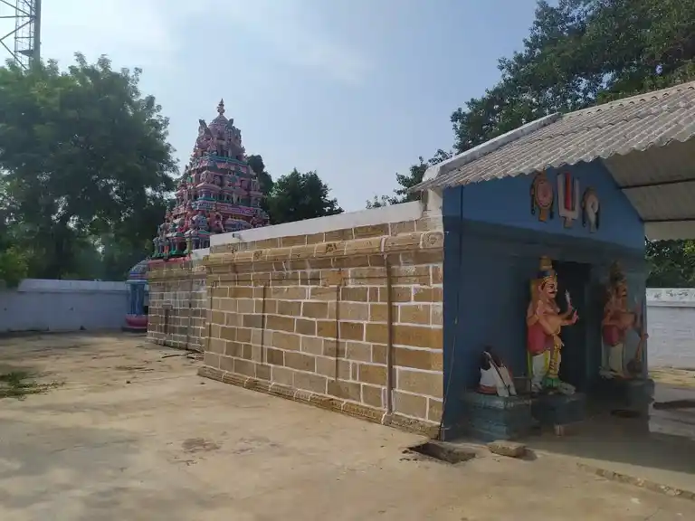 Arulmigu Varadharaja Perumal Temple, Nallarikkai - 621716 Arulmigu Varadharaja Perumal Temple, Nallarikkai - 621716, Perambalur - Ancient Temple Architecture and History Image 4