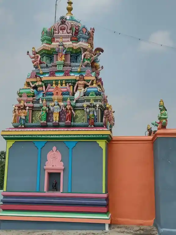 Arulmigu Varadharaja Perumal Temple, Near Bus Stand, Harur - 636903 அருள்மிகு வரதராஜ பெருமாள் திருக்கோயில், பெரியப்பட்டி, பெரியப்பட்டி - 636903, Dharmapuri - Ancient Temple Architecture and History Image 2