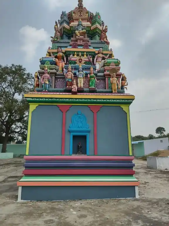 Arulmigu Varadharaja Perumal Temple, Near Bus Stand, Harur - 636903 அருள்மிகு வரதராஜ பெருமாள் திருக்கோயில், பெரியப்பட்டி, பெரியப்பட்டி - 636903, Dharmapuri - Ancient Temple Architecture and History Image 3