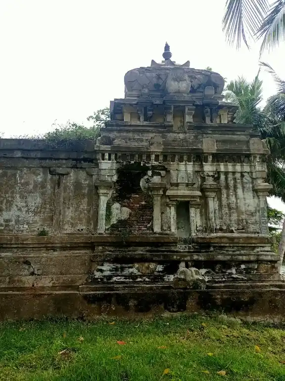Arulmigu Varadharaja Perumal Temple, Nunakkadu - 614715 வரதராஜ பெருமாள் திருக்கோயில், Nunakkadu - 614715, Thiruvarur - Ancient Temple Architecture and History Image 3
