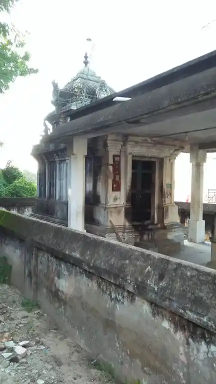 Arulmigu Varadharaja Perumal Temple, Pannainaloor - 609403 அருள்மிகு வரதராஜப்பெருமாள் திருக்கோயில், Pannainaloor - 609403, Thiruvarur - Ancient Temple Architecture and History Image 2