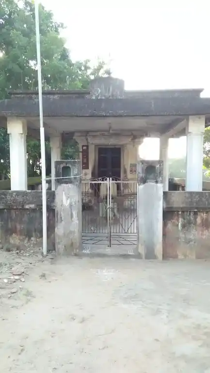 Arulmigu Varadharaja Perumal Temple, Pannainaloor - 609403 அருள்மிகு வரதராஜப்பெருமாள் திருக்கோயில், Pannainaloor - 609403, Thiruvarur - Ancient Temple Architecture and History Image 5