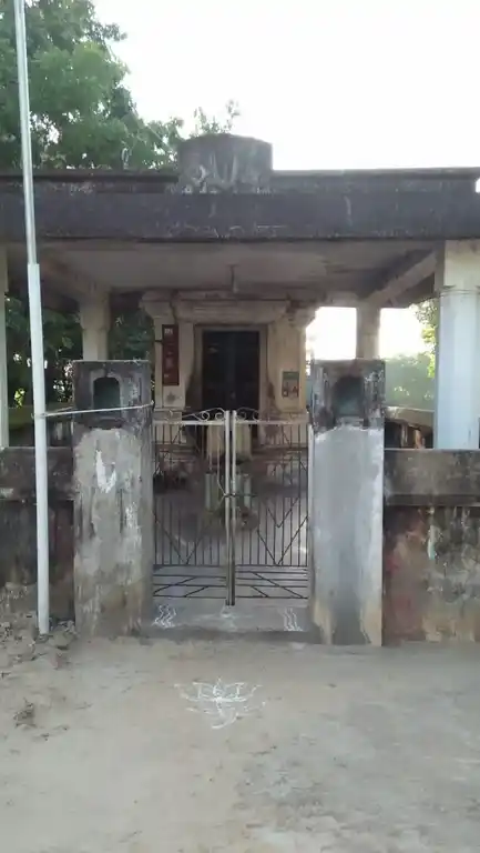 Arulmigu Varadharaja Perumal Temple, Pannainaloor - 609403 அருள்மிகு வரதராஜப்பெருமாள் திருக்கோயில், Pannainaloor - 609403, Thiruvarur - Ancient Temple Architecture and History Image 6