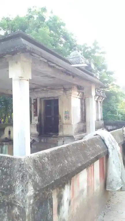 Arulmigu Varadharaja Perumal Temple, Pannainaloor - 609403 அருள்மிகு வரதராஜப்பெருமாள் திருக்கோயில், Pannainaloor - 609403, Thiruvarur - Ancient Temple Architecture and History Image 8