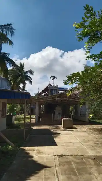 Arulmigu Varadharaja Perumal Temple, Paravakkottai, Paravakkottai - 614015 அருள்மிகு நாகநாதசுவாமி மற்றும் வரதாராஜபெருமாள் திருக்கோயில், Paravakkottai, Paravakkottai - 614015, Thiruvarur - Ancient Temple Architecture and History Image 4